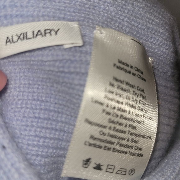 Auxiliary Aritzia blue cashmere toque - Picture 2 of 3